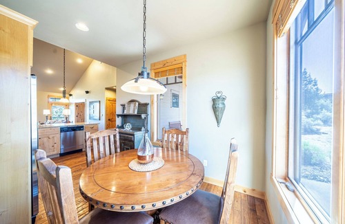 Powell Butte Cabin | Cabin 75 Brasada Ranch + Hot Tub and Golf