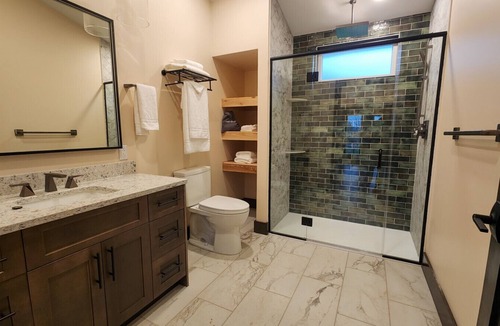 Timberline Cabin | Cabin 8 Two Bed Modern Luxury w Hot Tub