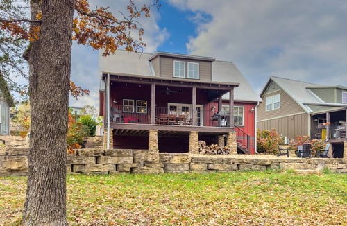 Kimberling City Cabin | Cabin #9 Lakeside, Table Rock Lake views, Family Getaway