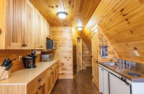 Fort Payne Cabin | Cabin A Deer Wood with hot tub