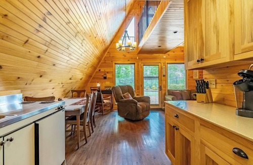 Fort Payne Cabin | Cabin A Deer Wood with hot tub
