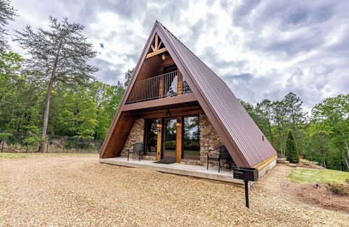 Fort Payne Cabin | Cabin A Deer Wood with hot tub