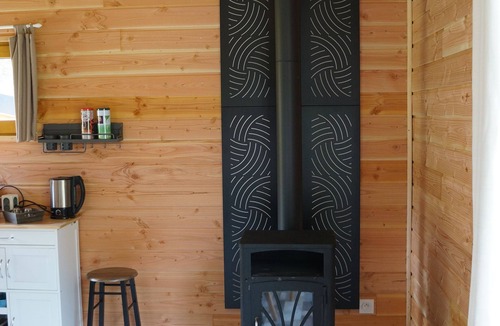 Lourdoueix-Saint-Pierre Cabin | Cabin and spa; the "Cocon du Gast".