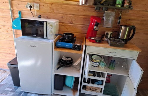 Lourdoueix-Saint-Pierre Cabin | Cabin and spa; the "Cocon du Gast".