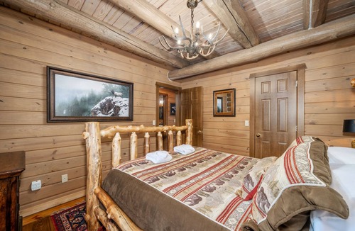 Bixby House | Cabin and Cottage on 140 Gated Acres | Stocked Lakes, Firepit, Playground, Hike