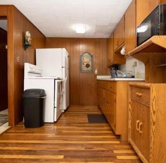 Roach House | Cabin at Prairie Hollow Camp Lake and Dock Access
