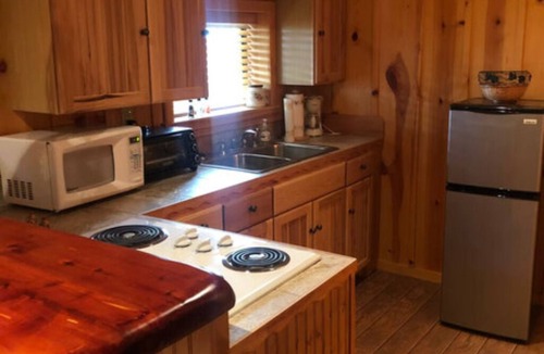 Mico Cabin | Cabin at Sunset Ranch with Sunset Resort on Medina Lake access!