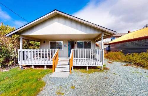 Manzanita House | Cabin at the Beach MCA 1263