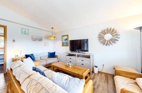 Manzanita House | Cabin at the Beach MCA 1263