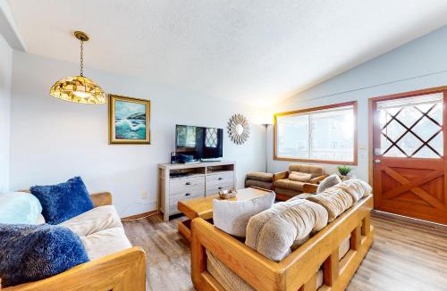 Manzanita House | Cabin at the Beach MCA 1263