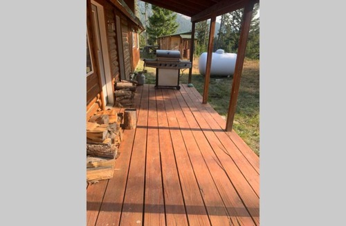 Four Range House | Cabin bordering National Forest