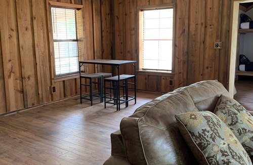 Wilburton Cabin | Cabin by the Caves near Robber's Cave State Park