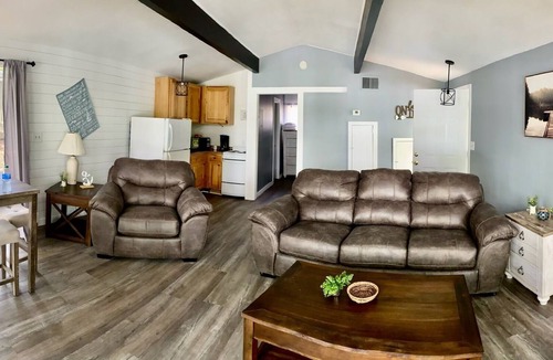 LaGrange Cabin | Cabin by the Lake