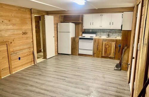 Bristol Cabin | Cabin by the River