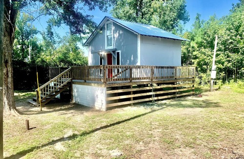 Bristol Cabin | Cabin by the River