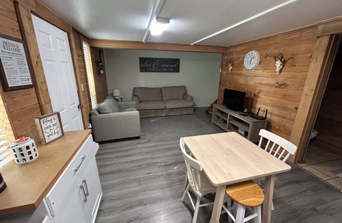 Bristol Cabin | Cabin by the River