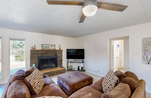 Long Beach House | Cabin by the Sea