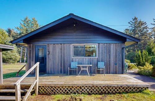 Long Beach House | Cabin by the Sea