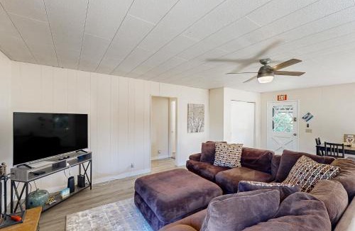 Long Beach House | Cabin by the Sea