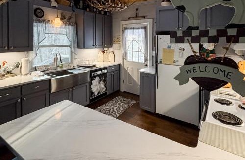 Warren House | Cabin By The Trees