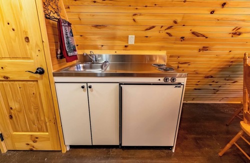 Fort Payne Cabin | Cabin C Eagles Rest sleeps 6