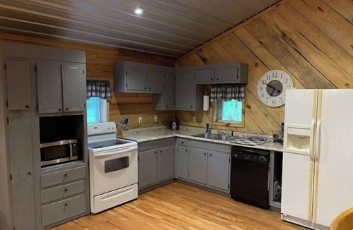 Woodville Cabin | Cabin Creek