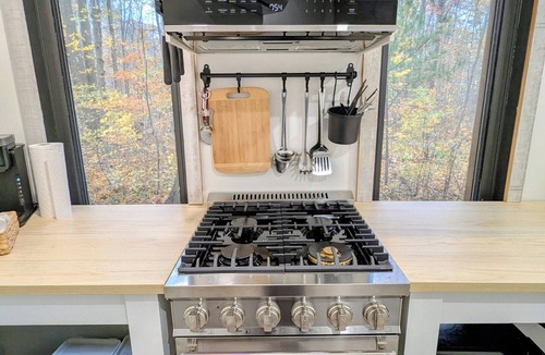 West Lincoln Cabin | Cabin Diamond – Cozy Tiny Forest Retreat
