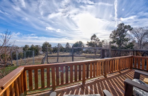 Dove Creek Cabin | Cabin Escape 1 Hr to Moab WiFi A/C