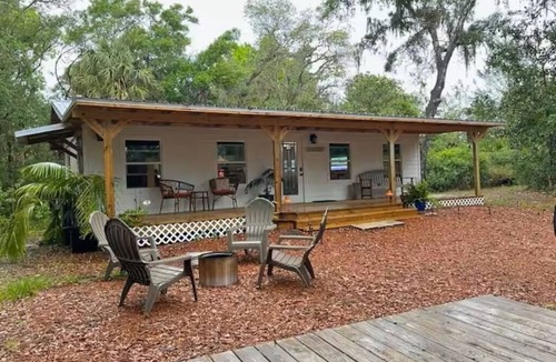 Titusville Cabin | Cabin Farmhouse on the Space Coast