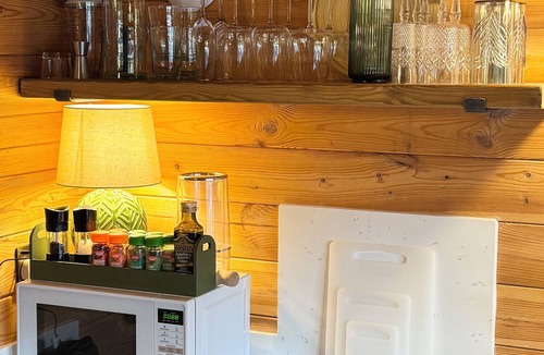 Derby Cabin | Cabin for 2