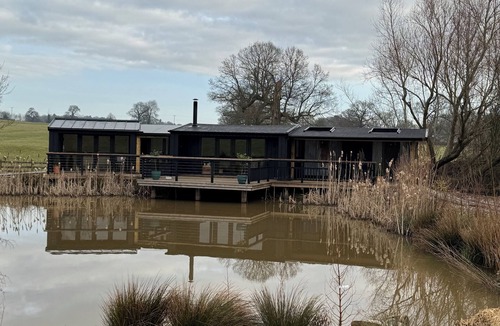 Derby Cabin | Cabin for 2