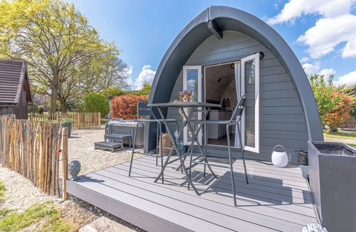 Saint-Ciers-Champagne Cabin | Cabin for 2 with spa