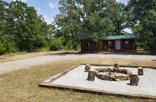 Bokchito Cabin | Cabin for two on 160 Acres,less than 20 min from Choctaw Casino Durant OK