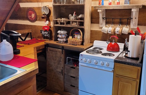 Dandridge Cabin | "Cabin for Two" Smoky Mtn Tourist Area, Fire Pit/Pool