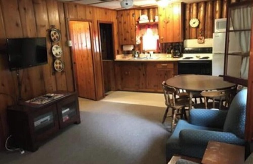 Central Lake Cabin | Cabin Four