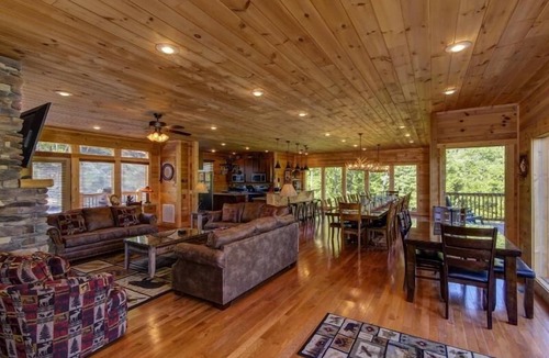 Pigeon Forge Cabin | Cabin + FREE Resort Amenities | Pigeon Forge