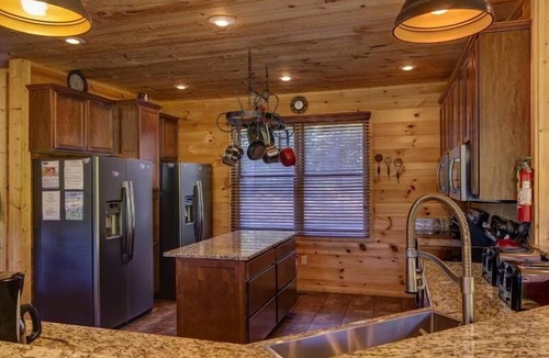 Pigeon Forge Cabin | Cabin + FREE Resort Amenities | Pigeon Forge