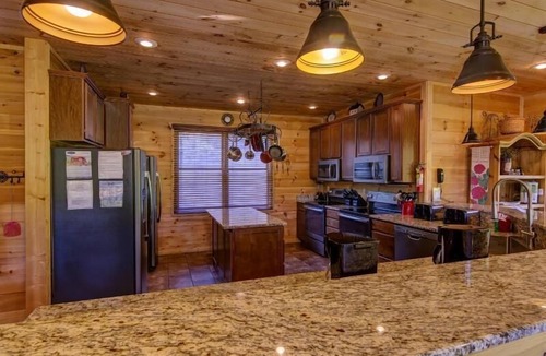 Pigeon Forge Cabin | Cabin + FREE Resort Amenities | Pigeon Forge