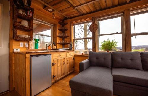 Franklin Springs House | Cabin Getaway - Hot Tub, Scenic Views, Hiking