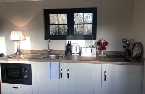 Whichford Cabin | Cabin Glamping Pod Fox Den