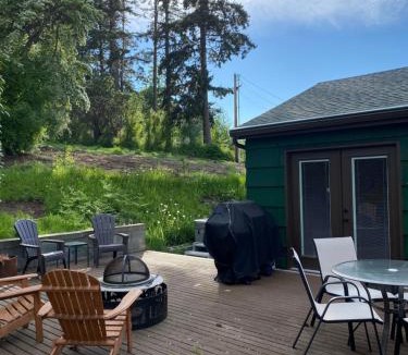 Oak Harbor House | Cabin - Hot tub - Fire pit - View - Getaway!