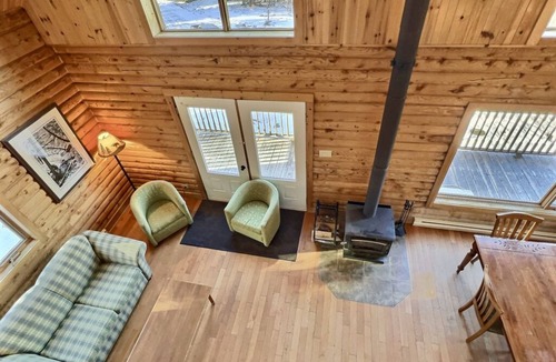 Saint-Paul-de-Montminy Ski Chalet | Cabin in the Appalachian Hiking Trails