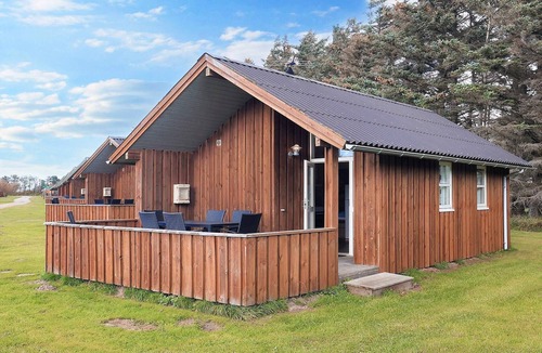 Nr. Lyngby House | Cabin in camping resort with patio