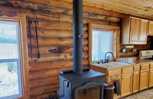 Duchesne Cabin | CABIN IN DUCHESNE, overlookingn Starvation Reservoir, 2 Bed,1 Bath.
