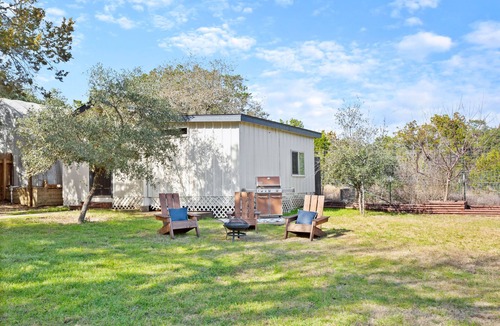 Lakeway Cabin | Cabin in Hill Country 1 bed, 1 bath w/hot tub, gym, sauna, & cold plunge