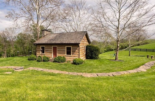 Paris Cabin | Cabin in Kentucky Horse Country