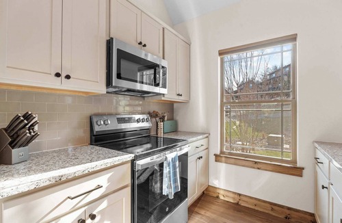 Branson Cabin | Cabin in Tall Timbers! EV Charger!