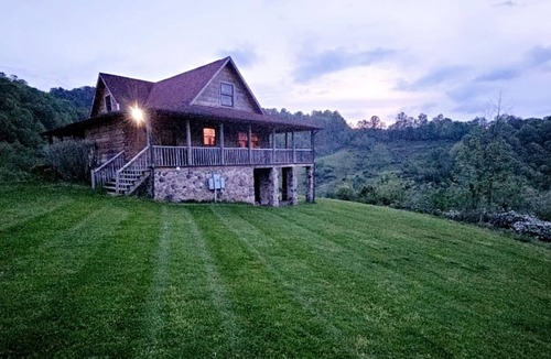 Ceres Cabin | Cabin in the Blue Ridge.