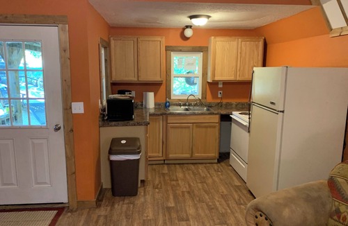 Golconda Cabin | Cabin in the middle of the ShawneeNational Forest. WiFi, ac, full kitchen.