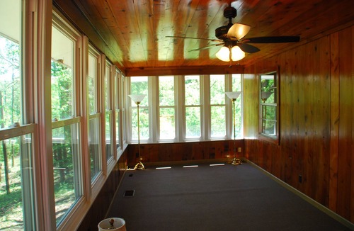 Grubville House | Cabin in the pine forest 2 br, 1 bath near Lonedell, MO